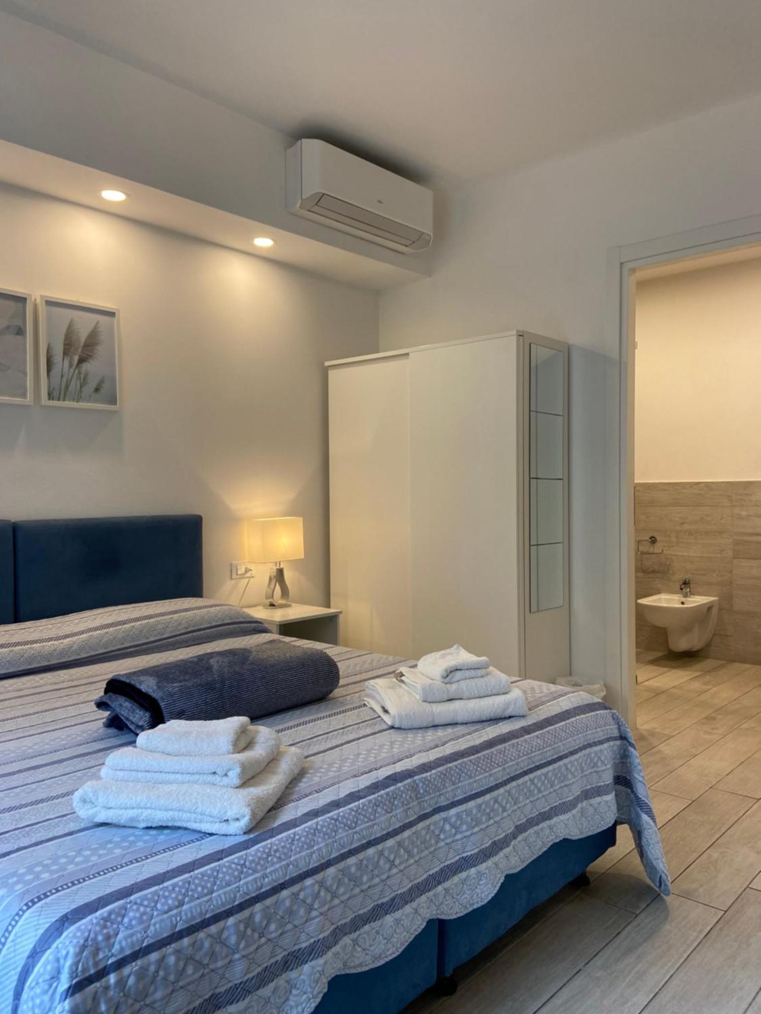Vita Lenta - Cozy Rooms La Spezia Bagian luar foto