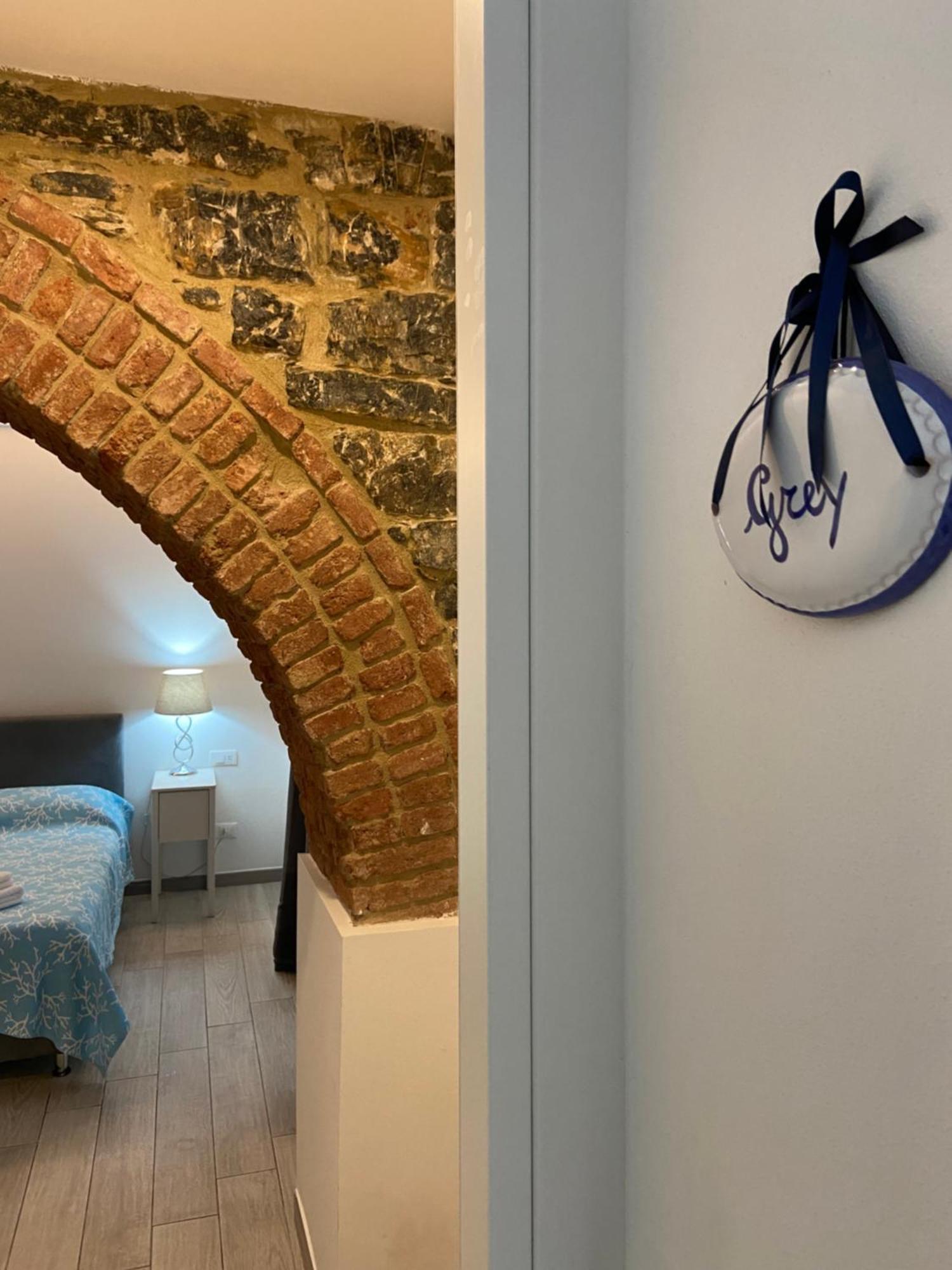 Vita Lenta - Cozy Rooms La Spezia Bagian luar foto