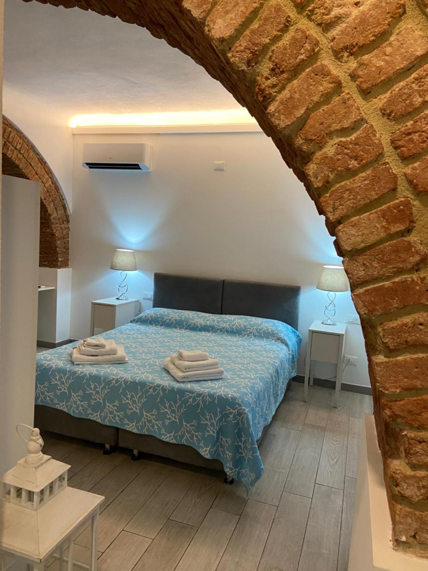 Vita Lenta - Cozy Rooms La Spezia Bagian luar foto